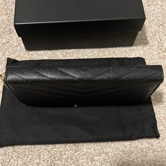 SAINT LAURENT CASSANDRE MATELASSÉ ZIP AROUND WALLET - Picture 11 of 16